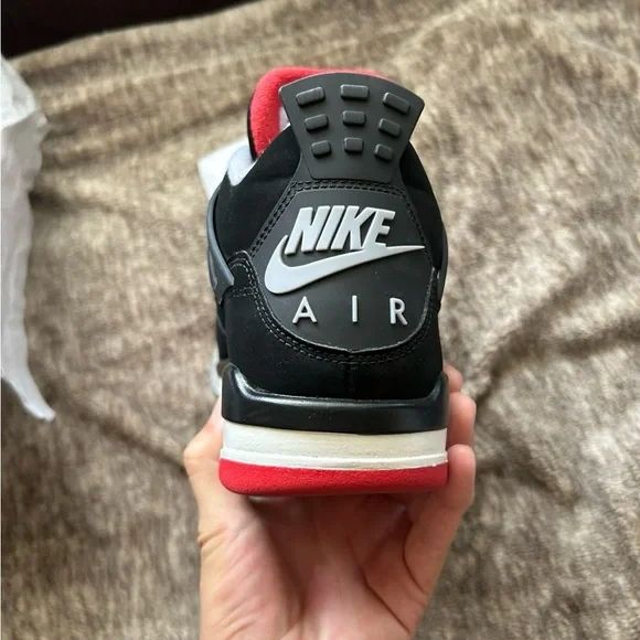 Jordan 4 bred 2019 size 9.5 Athletic Shoes